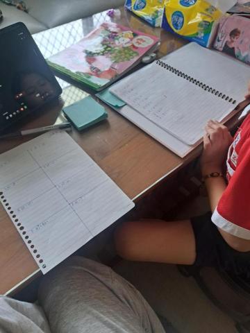 顏語岑 - 幫小朋友複習學校內容，小考