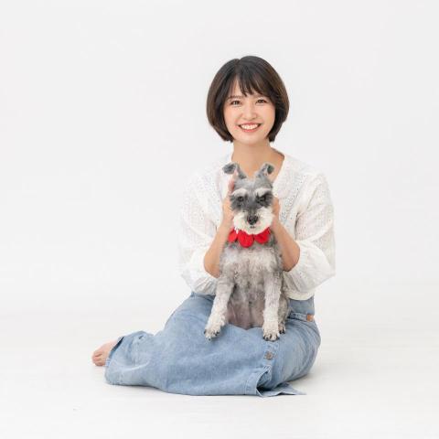 提供遛狗服務的專家黃資雅