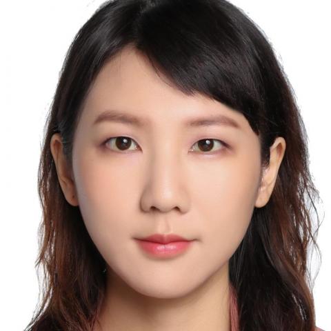 提供排版潤稿服務的專家Alina Chiang