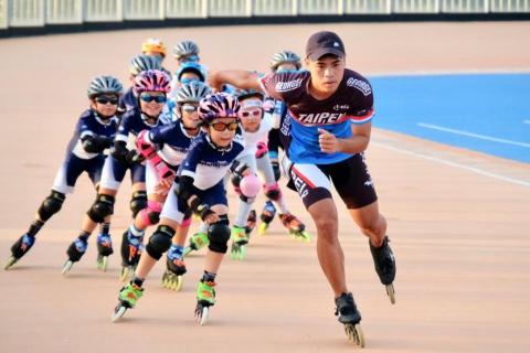 施奇廷 - 教學側拍