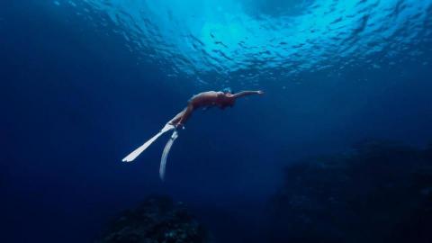 Yvonne He - 水下照片2–修後 Yvonne He - 水下照片2–修後