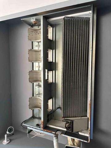 梁師傅 - 大金吊隱式分離式冷氣現場拆解保養