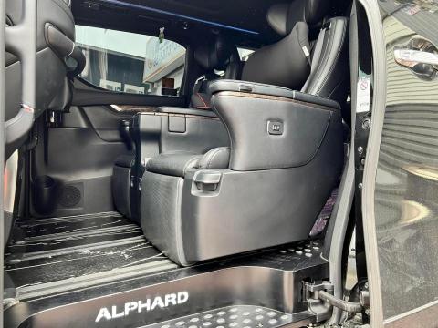 小秉阿法包車 - 