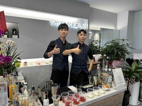 花式調酒師-吳冠宇（表演、酒會、外派調酒、影片工商、產品研發 - 