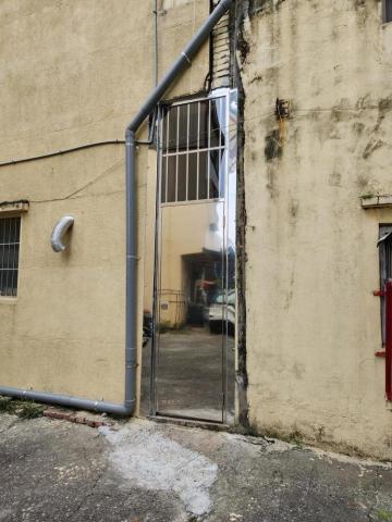 汎誠溢科技工程有限公司 - 拆除舊有小捲門
安裝鐵門