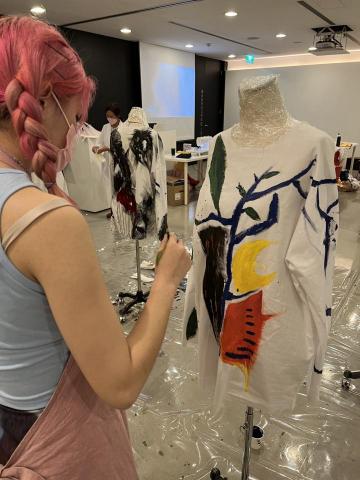 陳德謙 - 彩繪時尚服飾創作