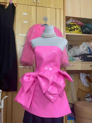 鄭詩韻 -  客製服裝製作