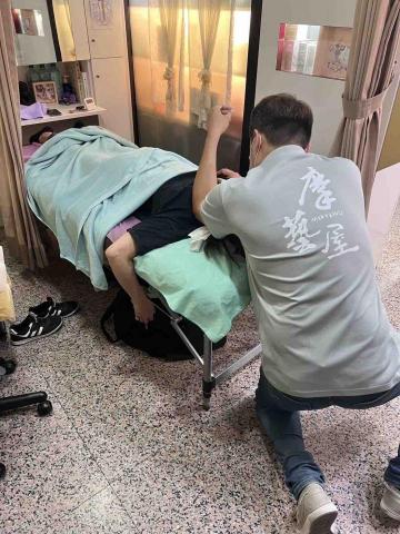 摩藝屋-傳統整復推拿｜骨盆回正訓練｜ - 公司行號到府按摩保養