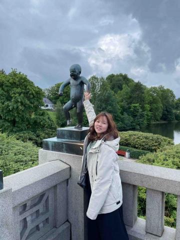 提供工作服台南服務的專家莊舒婷