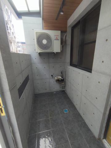 立竑清水模塗裝工程 - 半戶外陽台空間感