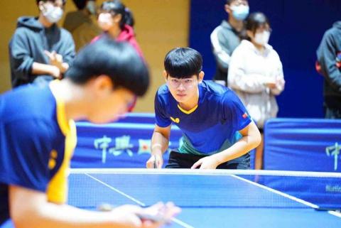 提供桌球服務的專家Yuxun