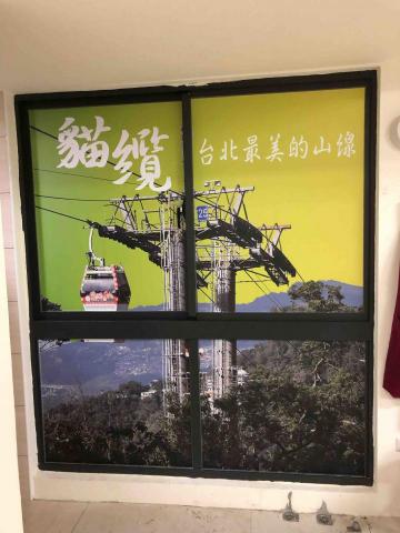 Dreamers設計 - 貓纜玻璃櫥窗設計&製作