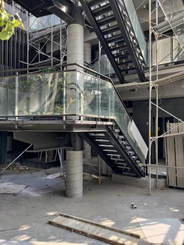 立竑清水模塗裝工程 - 圓柱後製上色