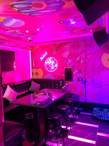 Dreamers設計 - 網紅KTV包廂牆面設計&製作