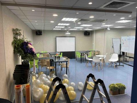 Dreamers設計 - 玻璃櫥窗設計+施工