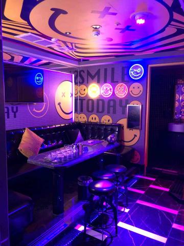 Dreamers設計 - 網紅KTV包廂牆面設計&製作