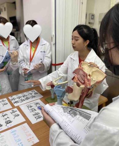 佳紋 - 向高中生講解「大體解剖學」