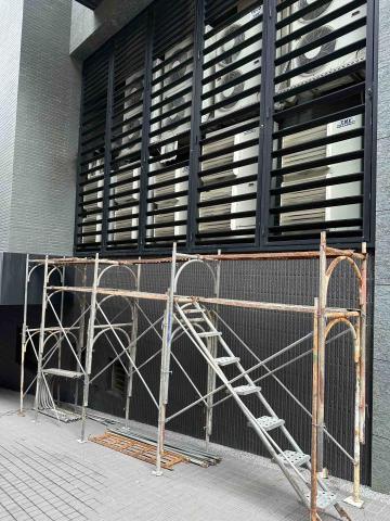 豪傑鷹架工程行 - 鷹架降高度讓門可以打開