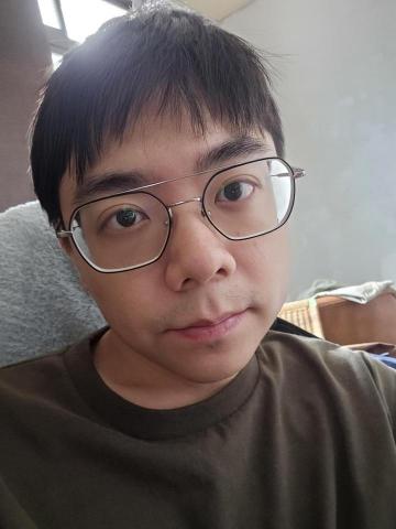 提供電子琴架服務的專家吳老師