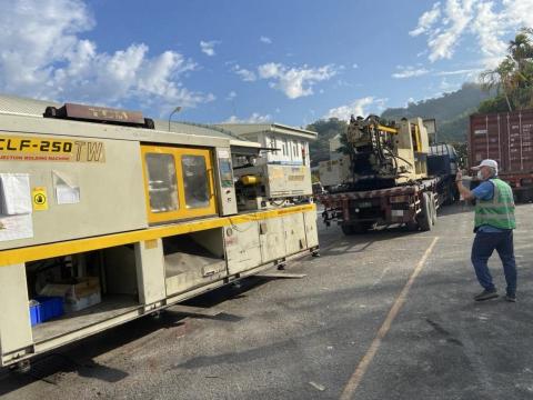 林先生大中興機械搬運、遷移、回收、廠房拆除 - 針對起重工程、大型機械拆卸搬運、定位安裝、高樓吊裝平台作業、無塵室氣墊搬運、工廠拆除遷移....