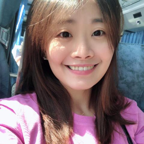 提供momo包包服務的專家王俐文