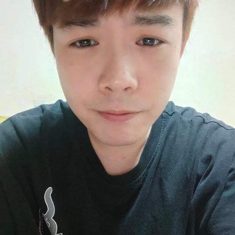 提供單人拉丁舞服務的專家周紹華