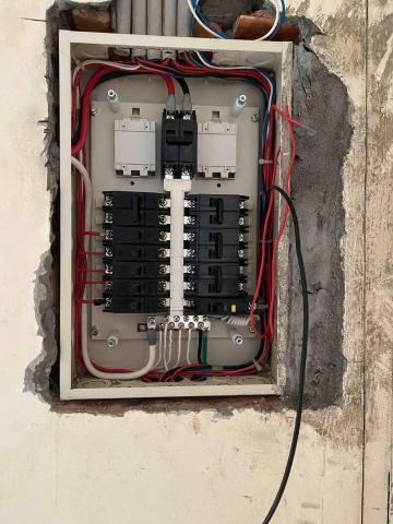 私家電匠⋯劉 - 南港區
埋入式匯流排室內電箱！