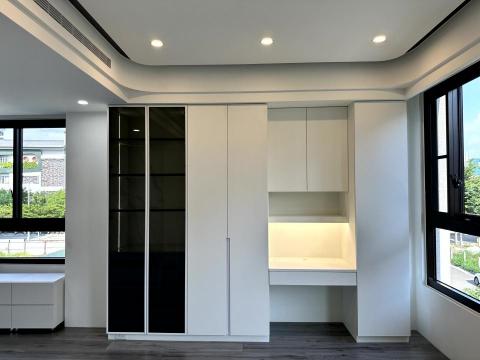 泓鈞室內裝修系統傢俱 - 