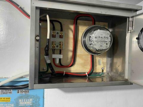 私家電匠⋯劉 - 南港區
電錶移位、線徑更改為PVC30平方電纜線、增設錶前開關及電錶箱