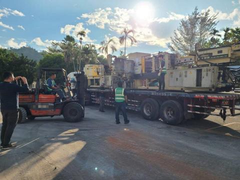 林先生大中興機械搬運、遷移、回收、廠房拆除 -  大型機械拆卸組裝、安裝定位、工廠遷移、機械搬遷與新廠配管配電遷移安裝、

無塵室氣墊搬運、廠房拆遷、隧道式機械搬遷組裝...

