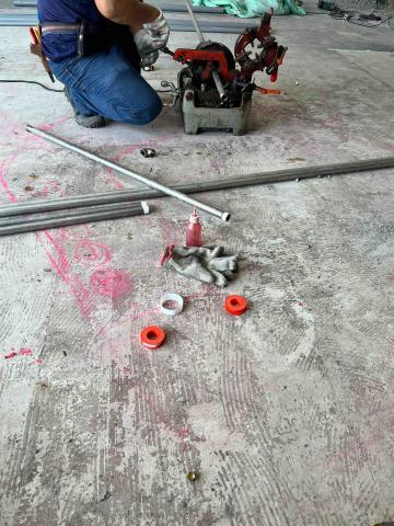 水電先生 - 熱水 車牙鐵管