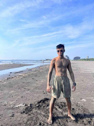 提供衝浪營服務的專家海豹教練