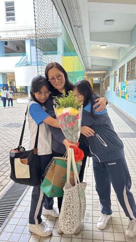 Alison Ip - 離職日學生與我道別