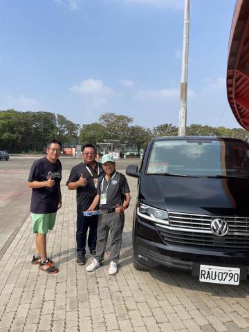 詹哲豪 - 福斯廂型車