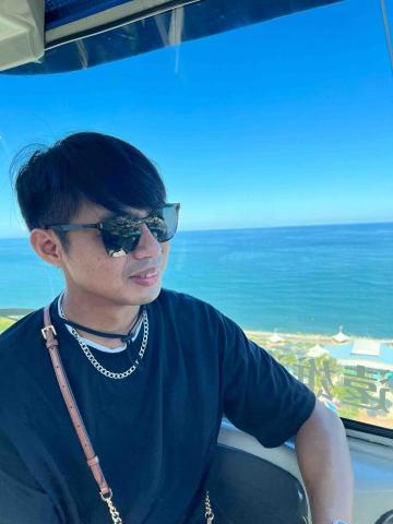 提供浪板服務的專家李鈞文