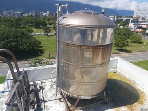 萬富發水電工程行 - 水塔更換