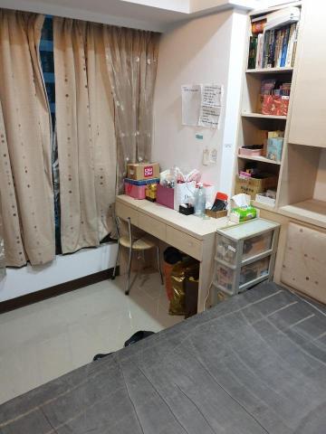 左手的室野 - After：分類完再篩選減量，只留下半年份備品。包色和不適合現在生活風格的衣物，建議採取捐、送管道，快速讓生活空間變清爽。思緒清楚，心也踏實了。