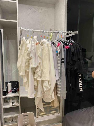 小美專業收納清潔 - 照顏色掛衣服收納