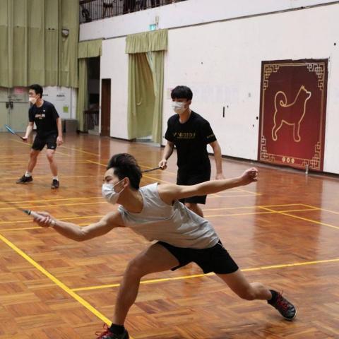 提供羽球初學者服務的專家蔡倫