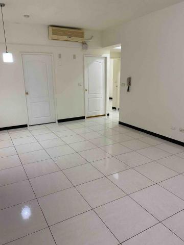 小美專業收納清潔 - 油漆後一到批土跟兩道刷痕