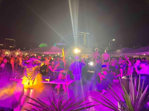 M club - 夏日比基尼派對