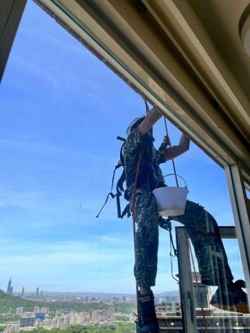 安捷水電冷氣空調 - 高空作業