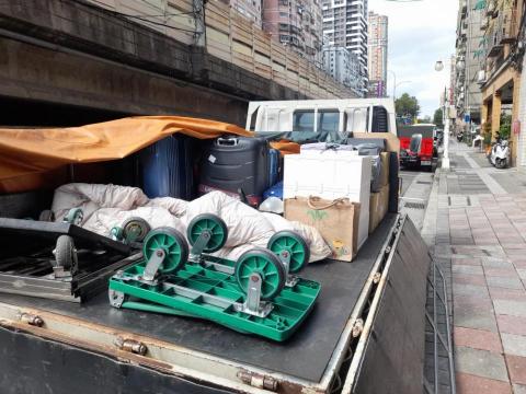 【誠昱運輸】～專業運輸/搬家/物流~ - 鄭先生～簡易搬家