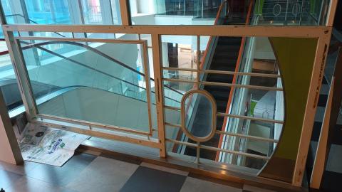 泰清潔居家生活 - 百貨商場 - 細部欄杆清潔