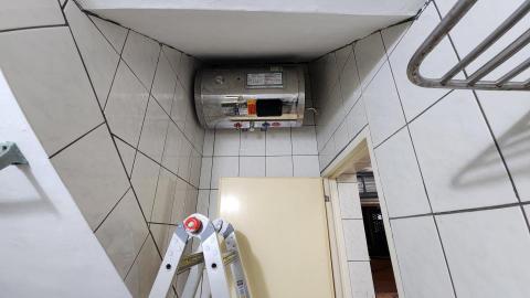 水電葉師傅 - 嗯，剛剛好。儲熱型電熱水器15加侖