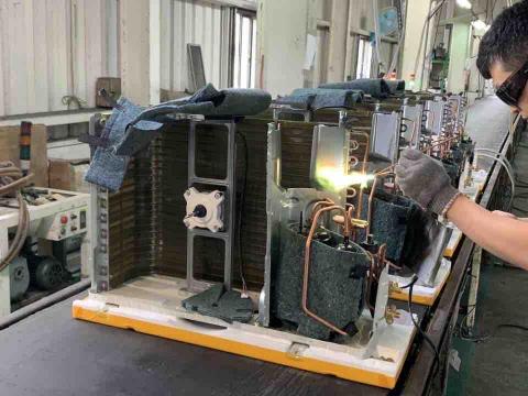 松久科技有限公司 - 室外機每日生產照片
