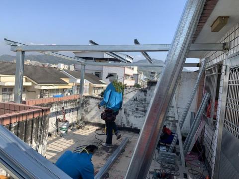 顥允企業/王先生 - 住家滲水搭設骨架鐵皮預防滲水