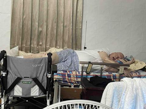 林美瑩 - 95歲神父居家照顧/120kg(行動不便）