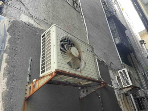 王忠祺 - 民國81年生產的冷氣，耗電啊⋯⋯桃園市鎮一街