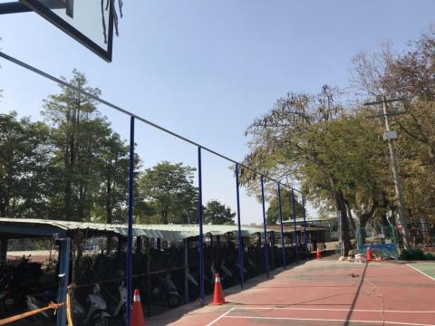 顥允企業/王先生 - 科技大學新增立柱.羽球網